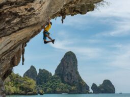 into-the-vertical-wild-why-alpine-rock-climbing-is-redefining-modern-adventure